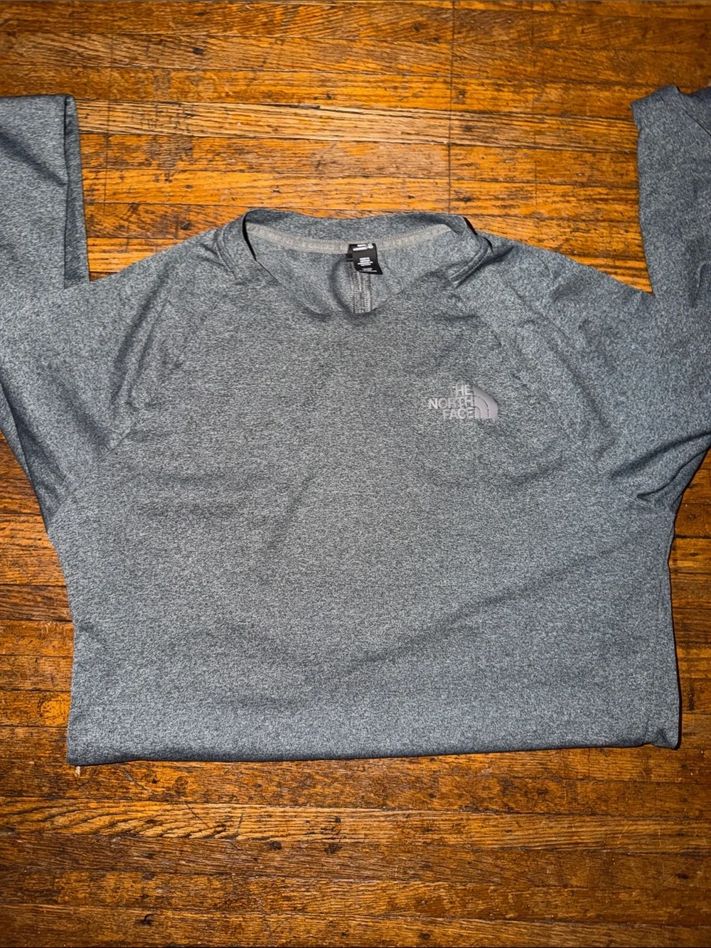 3/$15. Men’s NorthFace shirt S